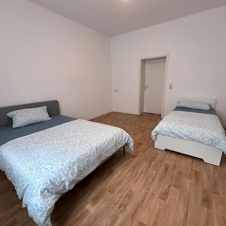 Functional, Spacious And Quiet * Zeitz