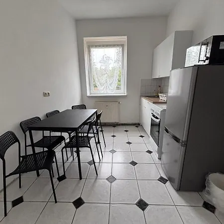 Apartament Functional, Spacious And Quiet Zeitz