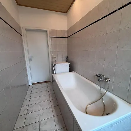 Functional, Spacious And Quiet * Zeitz